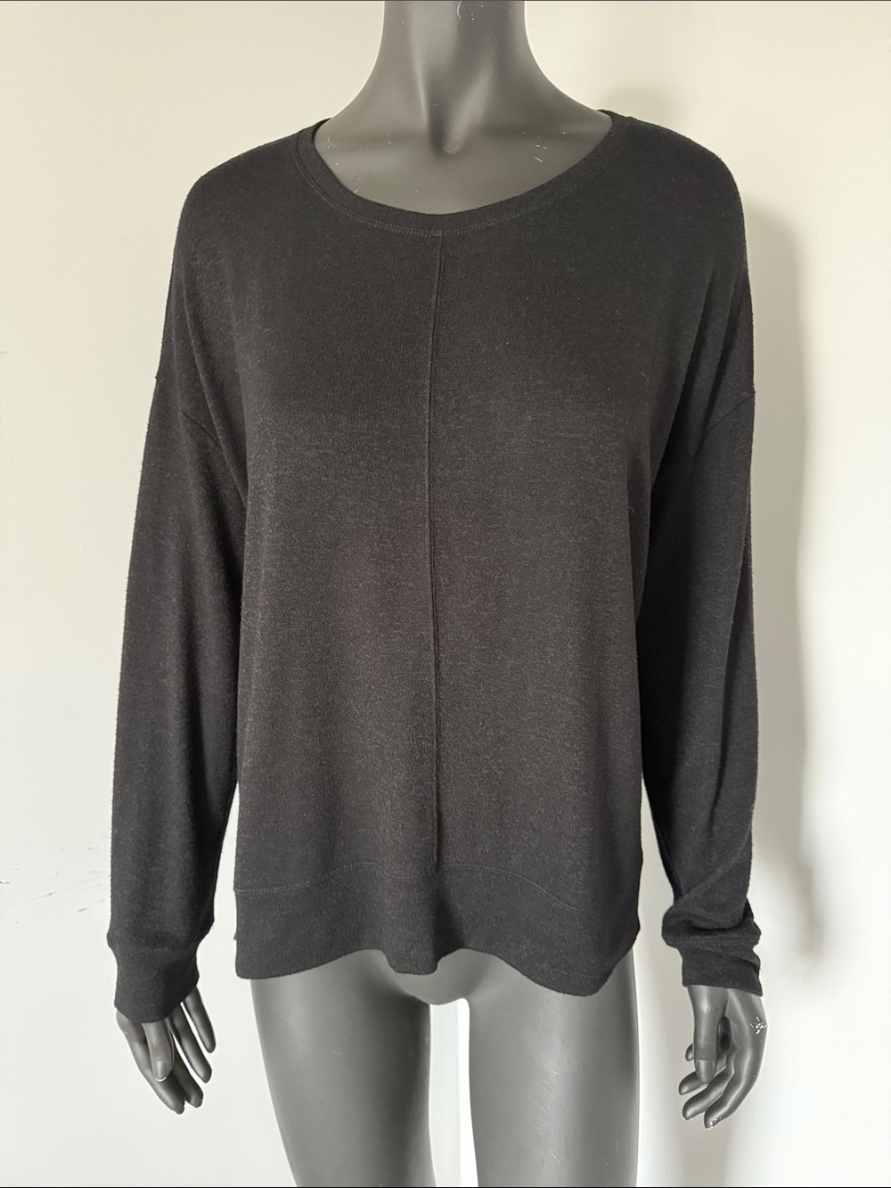 376. Rails Black Crewneck Long Sleeve Knit Top Seam Detail Size L